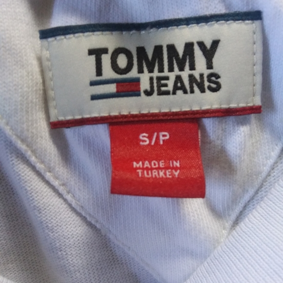 Tommy Hilfigger T-shirt - Picture 2 of 2